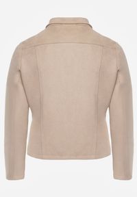 Born2be - Jasnobeżowa Kurtka Ramoneska z Imitacji Zamszu z Asymetrycznym Suwakiem Maisen. Kolekcja: plus size. Kolor: beżowy. Materiał: zamsz #5