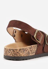 Renee - Brązowe Sandały na Korkowej Podeszwie z Paskami i Kwadratowymi Klamrami Acerrive. Okazja: na co dzień. Zapięcie: klamry. Kolor: brązowy. Styl: casual, klasyczny, elegancki #6