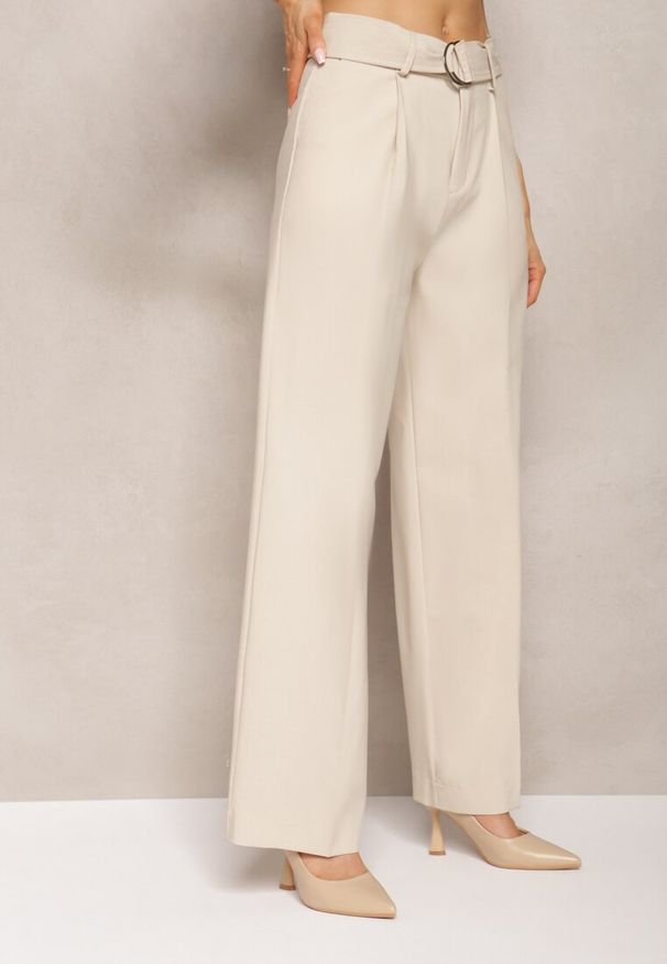 Renee - Beżowe Spodnie Szerokie High Waist Zapinane na Klamrę z Materiałowym Paskiem Etela. Okazja: na co dzień. Stan: podwyższony. Kolor: beżowy. Materiał: materiał. Styl: elegancki, casual