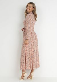 Born2be - Biało-Pomarańczowa Sukienka Nikiore. Okazja: na co dzień. Kolor: biały, pomarańczowy. Materiał: materiał. Długość rękawa: długi rękaw. Wzór: kwiaty. Typ sukienki: koszulowe. Styl: casual. Długość: maxi #2