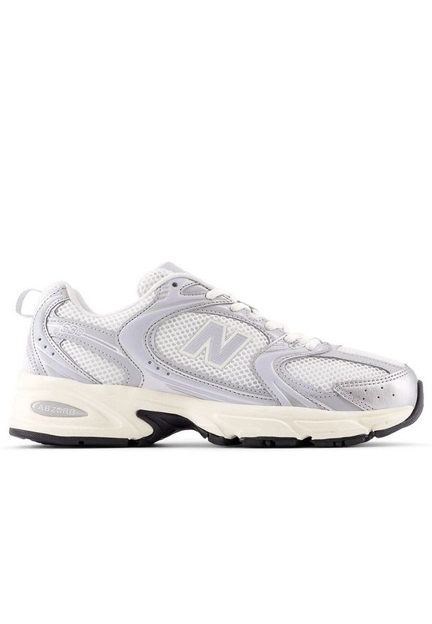 Buty unisex New Balance U530SEA - srebrne. Kolor: srebrny. Materiał: zamsz. Szerokość cholewki: normalna. Sezon: lato. Sport: turystyka piesza