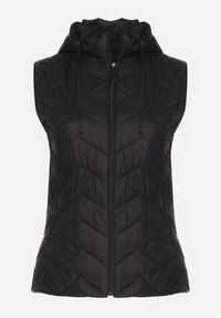 Born2be - Czarna Kamizelka Pikowana z Odpinanym Kapturem Ravisara. Okazja: na co dzień. Kolekcja: plus size. Kolor: czarny. Materiał: jeans. Wzór: aplikacja. Styl: casual, elegancki #6