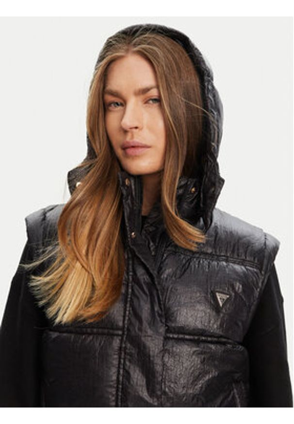 Guess Bezrękawnik W5YL11 WHDO2 Czarny Regular Fit. Kolor: czarny. Materiał: syntetyk. Długość rękawa: bez rękawów