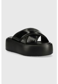 Calvin Klein klapki skórzane BUBBLE SLIDE - PAT damskie kolor czarny na platformie HW0HW01469. Kolor: czarny. Materiał: skóra. Wzór: gładki. Obcas: na platformie #4