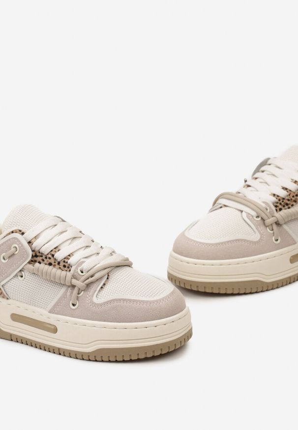 Born2be - Beżowe Sneakersy na Platformie z Ozdobnym Sznurowaniem Awidea. Kolor: beżowy. Materiał: jeans. Obcas: na platformie