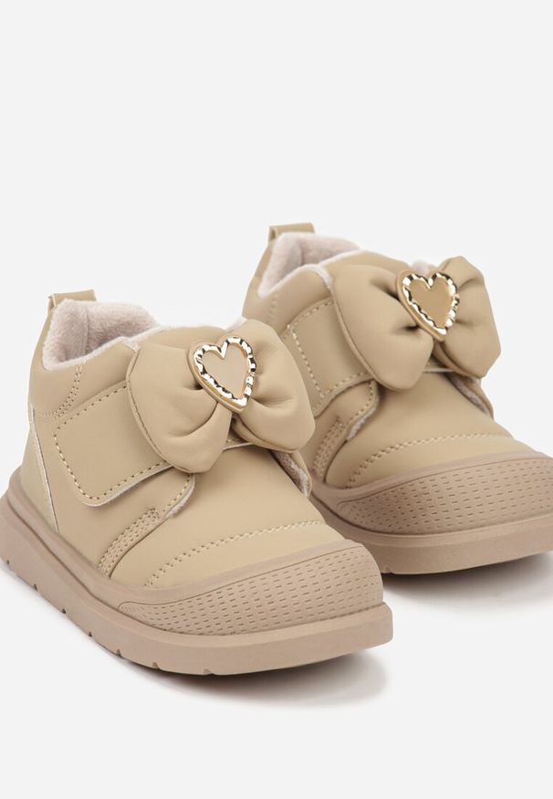 Born2be - Beżowe Botki z Kokardą i Metalicznym Sercem Avoskia. Okazja: na co dzień. Zapięcie: rzepy. Kolor: beżowy. Materiał: jeans. Styl: casual