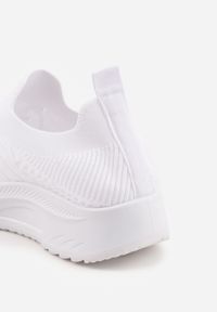 Renee - Białe Wsuwane Buty Sportowe w Skarpetkowym Stylu z Ozdobną Podeszwą Moonlise. Okazja: na co dzień. Zapięcie: bez zapięcia. Kolor: biały. Wzór: aplikacja. Sport: fitness #3