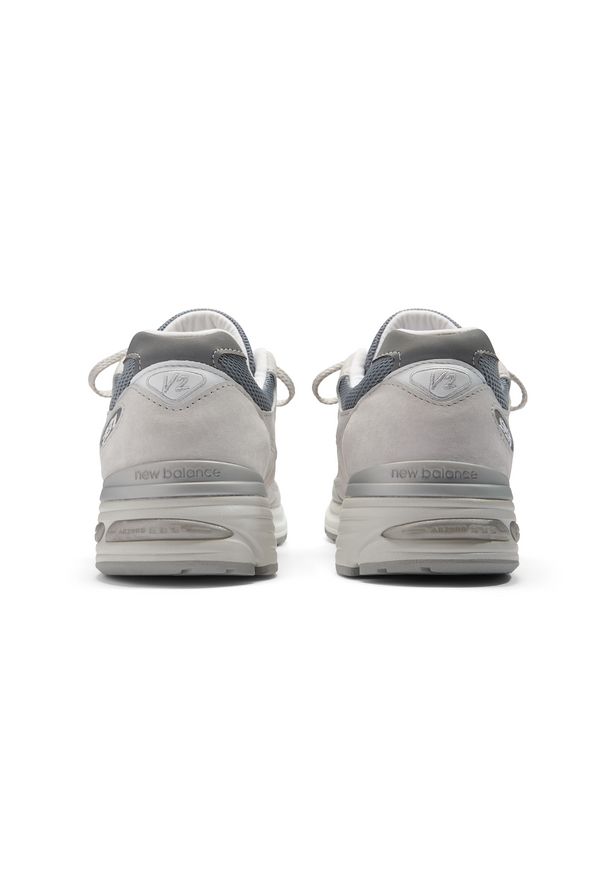 Buty unisex New Balance U991LG2 – szare. Kolor: szary. Materiał: guma, skóra. Szerokość cholewki: normalna. Sport: bieganie