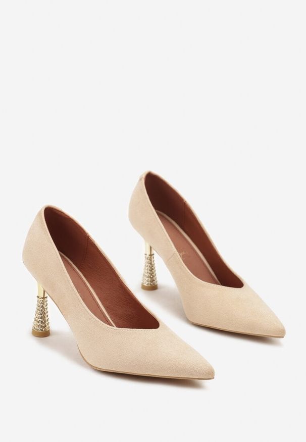 Born2be - Beżowe Szpilki Vices ze Skórzaną Wkładką i Cyrkoniami Afirrive. Okazja: na spotkanie biznesowe, na ślub cywilny, do pracy, na wesele. Kolor: beżowy. Materiał: skóra. Wzór: aplikacja. Obcas: na szpilce. Styl: biznesowy, elegancki, klasyczny, wizytowy. Wysokość obcasa: średni