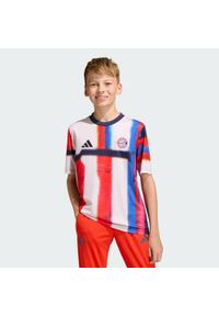 Adidas - Dziecięca koszulka Fc Bayern SS26 Pre-Match. Kolor: niebieski, biały, wielokolorowy, fioletowy. Sport: piłka nożna #1