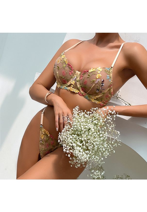 Intica - Komplet bielizny z biustonoszem i stringami na romantyczne wieczory Klarika. Kolor: wielokolorowy. Materiał: materiał, skóra. Wzór: aplikacja