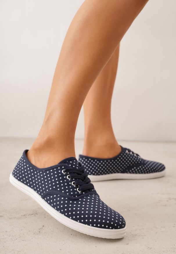 Born2be - Granatowe Tenisówki w Kropki przed Kostkę Renormia. Wysokość cholewki: przed kostkę. Kolor: niebieski. Wzór: kropki