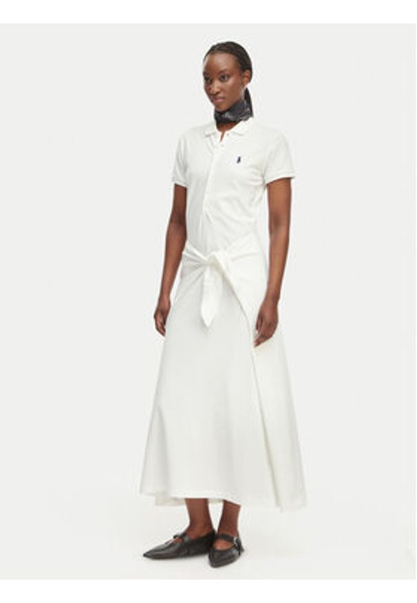 Polo Ralph Lauren Sukienka codzienna 211A12906001 Biały Regular Fit. Okazja: na co dzień. Typ kołnierza: polo. Kolor: biały. Materiał: bawełna. Typ sukienki: proste. Styl: casual