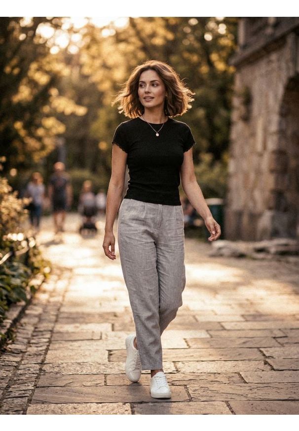 Sinsay - Koszulka z wiskozy - czarny. Kolor: czarny. Materiał: wiskoza