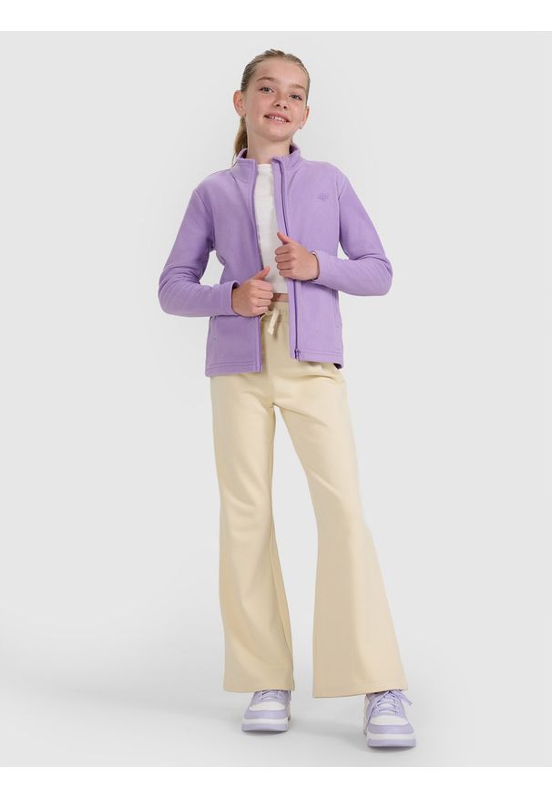 4f - 4F Polar ze stójką slim dziewczęcy - fioletowy 122 (6-7 lat). Typ kołnierza: kołnierzyk stójkowy. Kolor: fioletowy. Materiał: polar. Wzór: gładki. Sezon: lato. Sport: narciarstwo, turystyka piesza, wspinaczka, snowboard