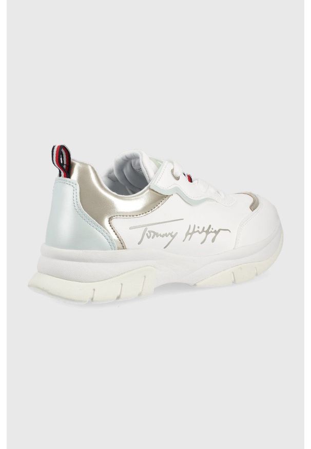 TOMMY HILFIGER - Tommy Hilfiger sneakersy dziecięce kolor biały. Nosek buta: okrągły. Zapięcie: sznurówki. Kolor: biały. Materiał: guma. Obcas: na platformie