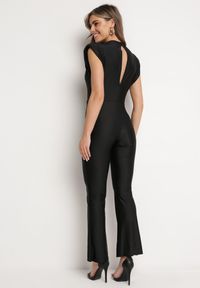 Born2be - Czarny Kombinezon z Rozszerzanymi Nogawkami i Poduszkami w Ramionach Atearai. Okazja: na co dzień. Kolor: czarny. Długość rękawa: krótki rękaw. Długość: krótkie. Styl: casual, elegancki #5