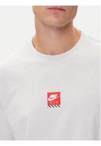 Nike T-Shirt HJ0768 Szary Regular Fit. Kolor: szary. Materiał: bawełna