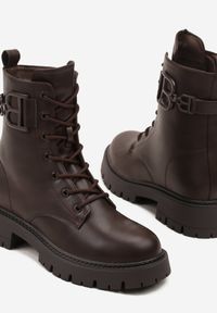 Born2be - Brązowe Klasyczne Botki Workery z Metaliczną Aplikacją Nalumesa. Okazja: na co dzień. Kolor: brązowy. Materiał: jeans. Szerokość cholewki: normalna. Wzór: aplikacja. Styl: klasyczny #5
