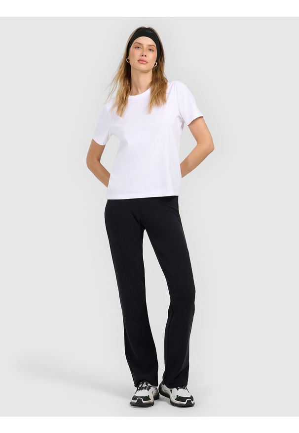 4f - 4F T-shirt regular gładki damski - biały M. Okazja: na co dzień. Kolor: biały. Materiał: materiał. Długość rękawa: krótki rękaw. Długość: krótkie. Wzór: gładki. Styl: casual, klasyczny