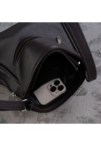 Listonoszka skórzana PAOLO PERUZZI Z-52-BR brązowa. Kolor: brązowy. Materiał: skórzane. Styl: klasyczny, casual, elegancki. Rodzaj torebki: na ramię #1