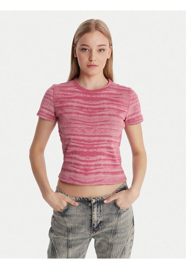 Guess T-Shirt W6RP42 KCTT1 Różowy Regular Fit. Kolor: różowy. Materiał: bawełna