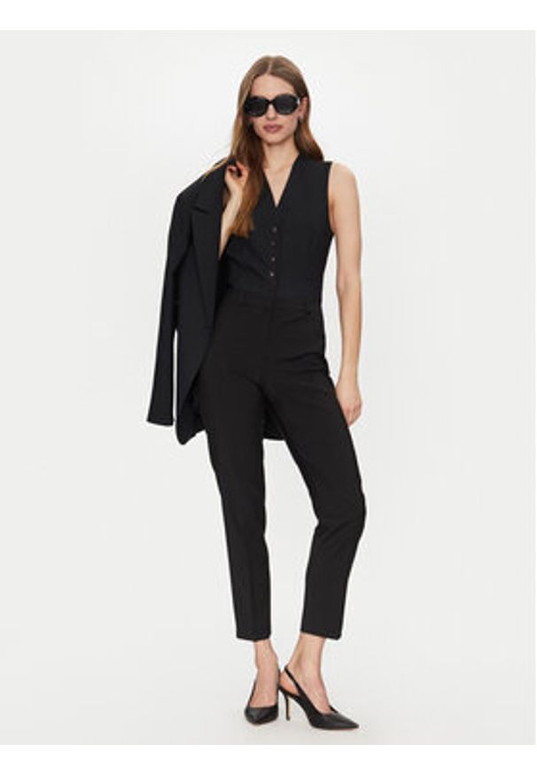 BOSS - Boss Chinosy 50490051 Czarny Regular Fit. Kolor: czarny. Materiał: wełna