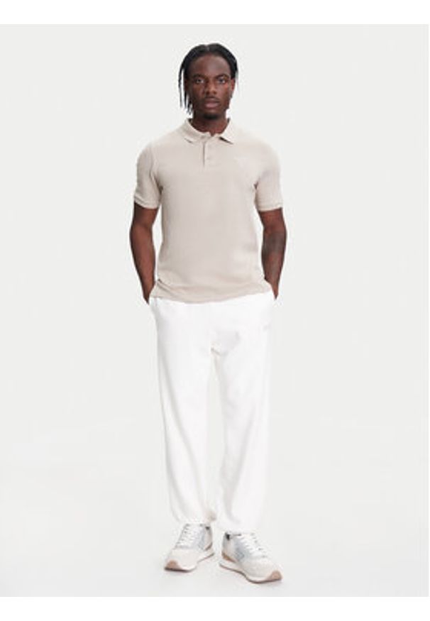 Guess Polo Z5YP02 K9WF1 Beżowy Regular Fit. Typ kołnierza: polo. Kolor: beżowy. Materiał: bawełna
