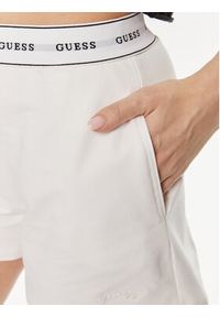 Guess Szorty piżamowe Carrie O4GD02 KBS91 Biały Loose Fit. Kolor: biały. Materiał: bawełna #5