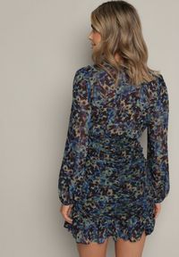 Born2be - Czarno-Niebieska Dopasowana Sukienka w Kwiaty z Marszczeniem i Falbankami Mirilia. Okazja: na co dzień. Typ kołnierza: kołnierz z falbankami. Kolor: czarny. Materiał: jeans. Wzór: kwiaty. Styl: casual #5