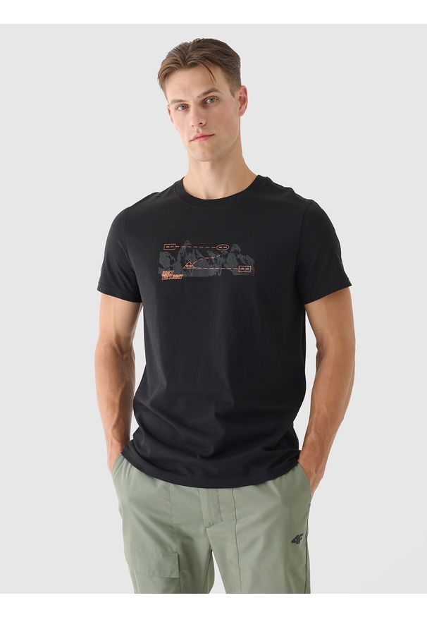 4f - 4F T-shirt regular z nadrukiem męski - czarny S. Okazja: na co dzień. Kolor: czarny. Materiał: bawełna, jersey, dzianina. Długość rękawa: krótki rękaw. Długość: krótkie. Wzór: nadruk. Styl: sportowy, klasyczny, casual