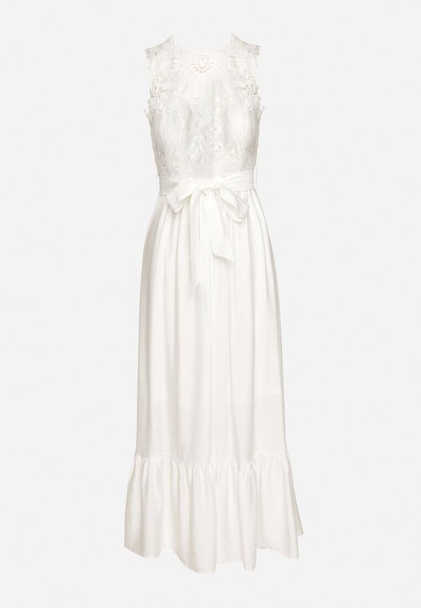 Born2be - Biała Sukienka o Rozkloszowanym Kroju z Ażurowym Zdobieniem Rivanta. Okazja: na spacer, na imprezę, na co dzień. Kolor: biały. Materiał: jeans. Wzór: ażurowy, aplikacja. Typ sukienki: rozkloszowane. Styl: elegancki, casual