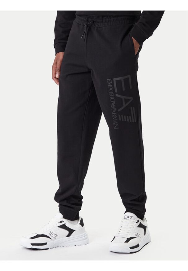 EA7 Emporio Armani Spodnie dresowe 7M001415 AF22266 MC005 Czarny Regular Fit. Kolor: czarny. Materiał: bawełna