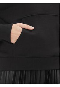 Tommy Jeans Bluza Badge DW0DW17326 Czarny Boxy Fit. Kolor: czarny. Materiał: bawełna #4