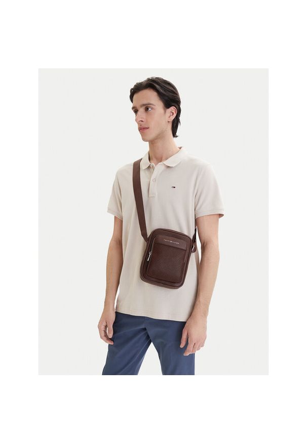 TOMMY HILFIGER - Saszetka Tommy Hilfiger. Kolor: brązowy