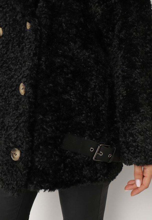 Born2be - Czarna Futrzana Kurtka Płaszcz Dwurzędowy z Dołączonymi Rękawiczkami Hetista. Okazja: na co dzień. Kolor: czarny. Materiał: futro. Styl: casual, elegancki