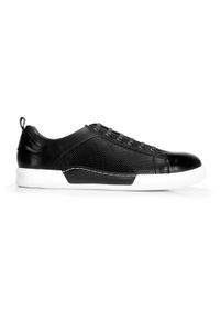 Wittchen - Męskie sneakersy skórzane na białej podeszwie czarne. Okazja: na co dzień. Kolor: czarny. Materiał: skóra. Wzór: gładki. Sport: kolarstwo #1