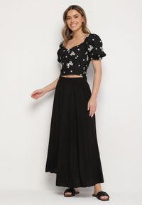 Born2be - Czarna Wiskozowa Rozkloszowana Spódnica Lunisenia. Okazja: na co dzień. Kolor: czarny. Materiał: wiskoza. Sezon: wiosna. Styl: klasyczny, elegancki, casual #4