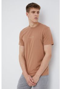 Calvin Klein Underwear t-shirt piżamowy męski kolor brązowy z aplikacją. Kolor: brązowy. Materiał: poliester. Wzór: aplikacja
