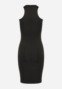 Born2be - Czarna Dopasowana Sukienka Bez Rękawów z Wycięciem przy Dekolcie Galoriena. Okazja: na co dzień. Kolor: czarny. Długość rękawa: bez rękawów. Typ sukienki: proste. Styl: casual, elegancki #2