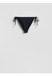 Reserved - Dół od bikini z ochroną UV - czarny. Stan: obniżony. Kolor: czarny. Materiał: materiał. Wzór: gładki