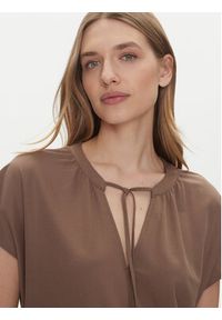 only - ONLY Sukienka codzienna Jany 15351683 Brązowy Relaxed Fit. Okazja: na co dzień. Kolor: brązowy. Materiał: syntetyk. Typ sukienki: proste. Styl: casual