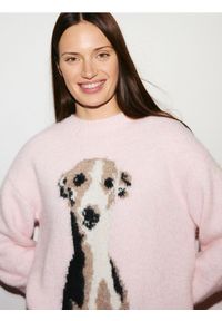 Reserved - Sweter z żakardowym wzorem - pastelowy róż. Kolor: różowy. Materiał: żakard #1