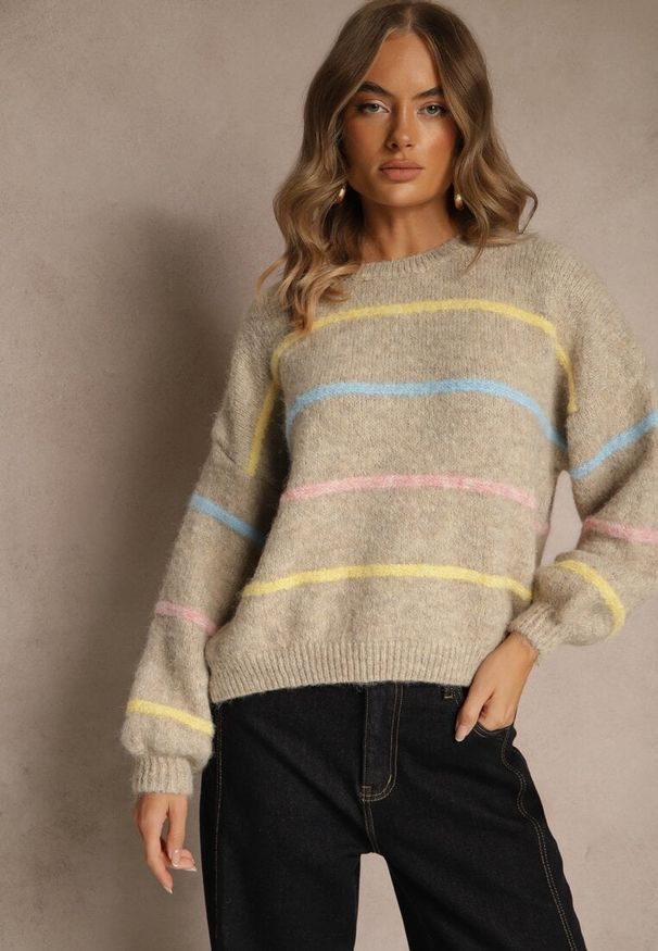 Renee - Beżowy Sweter o Nietoperzowym Fasonie z Dodatkiem Wełny w Paseczki Ralinatia. Okazja: na co dzień. Kolor: beżowy. Materiał: wełna. Styl: casual