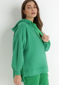 Born2be - Zielona Bluza Oversize z Kapturem Kulsum. Typ kołnierza: kaptur. Kolor: zielony. Materiał: bawełna, tkanina. Długość: długie. Wzór: jednolity, gładki