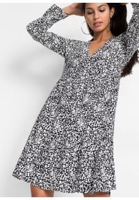 Sukienka tunikowa z nadrukiem bonprix czarno-biel wełny wzorzysty. Kolor: czarny. Materiał: wełna. Wzór: nadruk #2