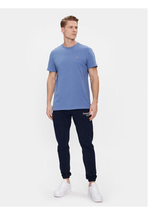 Tommy Jeans T-Shirt Classic DM0DM09598 Niebieski Regular Fit. Kolor: niebieski. Materiał: bawełna