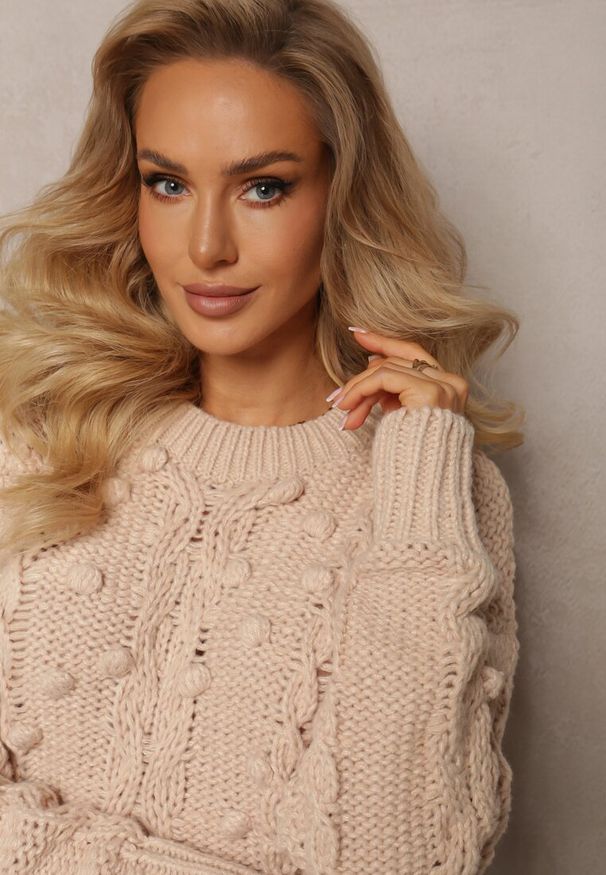 Renee - Beżowy Grubo Pleciony Sweter z Wełną i Bawełną Bavime. Okazja: na co dzień. Kolor: beżowy. Materiał: wełna, bawełna. Sezon: zima. Styl: casual, elegancki