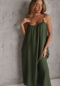 Renee - Zielona Wiskozowa Sukienka Boho o Pudełkowym Kroju na Ramiączkach z Koralikami Aleino. Okazja: na co dzień. Kolekcja: plus size. Kolor: zielony. Materiał: wiskoza. Długość rękawa: na ramiączkach. Typ sukienki: dla puszystych. Styl: boho #1