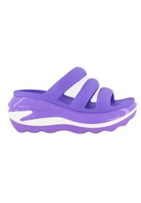 Chodaki Crocs Mega Crush Triple Strap 209842-5AJ fioletowe. Okazja: na plażę, na spacer. Kolor: fioletowy. Materiał: materiał. Wzór: paski. Sezon: lato. Styl: elegancki #3